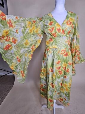 Vintage 70s Floral Angel Ruffle Sleeve Midi Dress in Yellow & Green